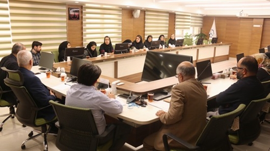 برگزاری نشست سرپرست مجموعه داروخانه های دانشگاه علوم پزشکی تهران با مسئولین فنی داروخانه های مجموعه 