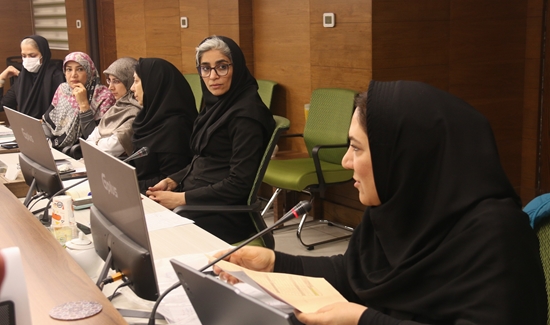 بررسی عملکرد و چالش‌های داروخانه بیمارستان بهارلو 