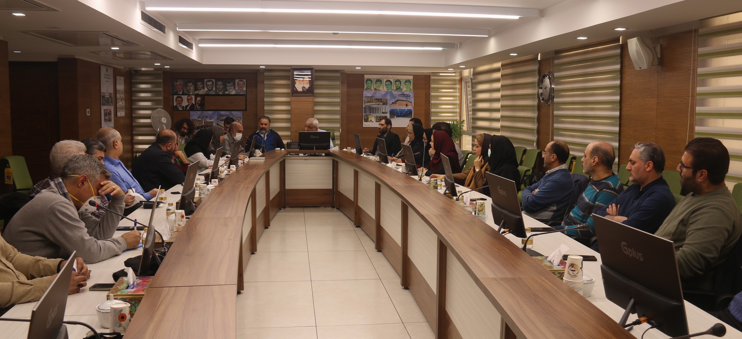 نشست سوپروایزرهای داروخانه‌های ۱۳ آبان و مدیران ستادی 